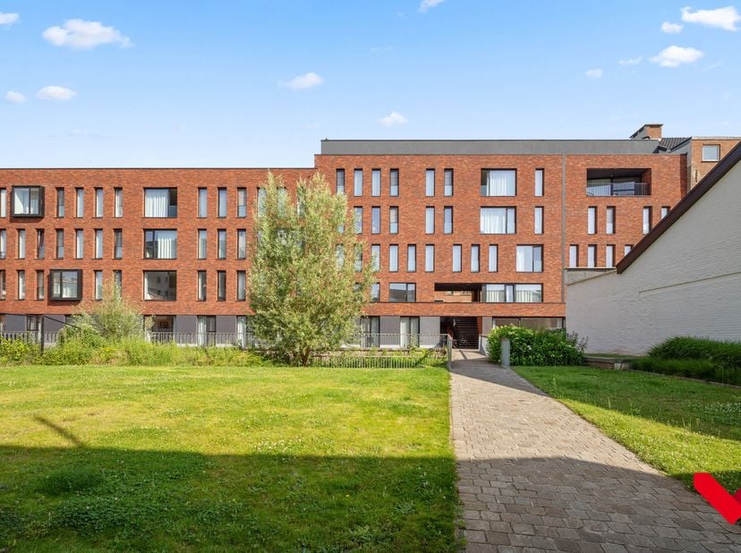 Bienvenue à la résidence « Ace », située dans un quartier calme au cœur de Louvain. Ce studio offre tout ce dont vous avez besoin pour étudier, vous d