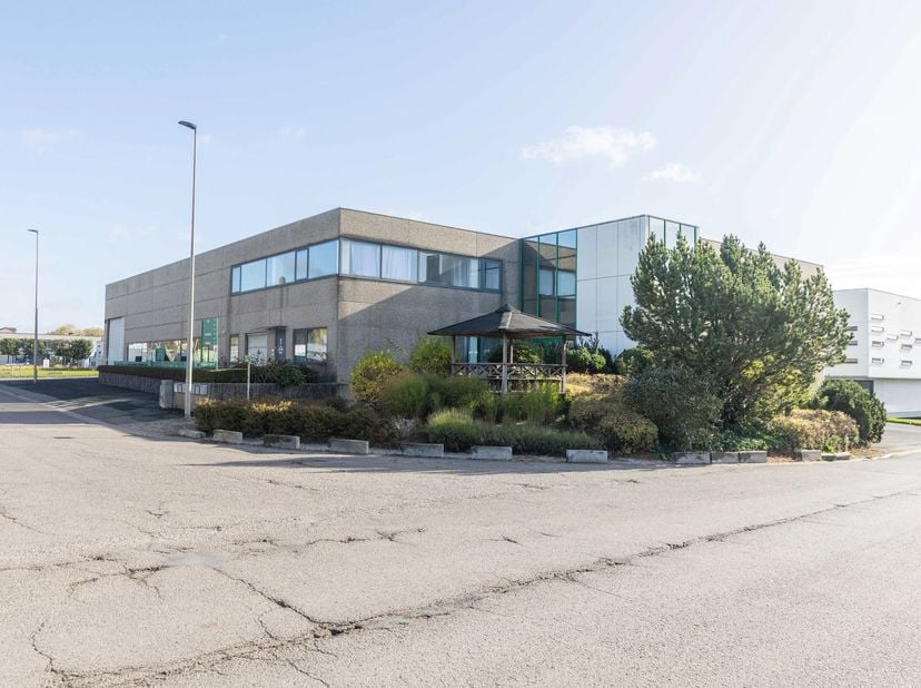 Bedrijfsvastgoed te koop in ,
                    1300 Wavre