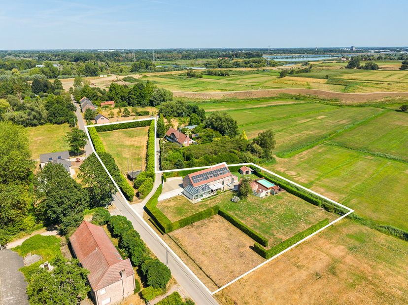 Huis te koop in Kleine Bergen 8,
                    2830 Willebroek
