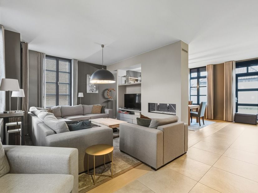 Op zoek naar een uitzonderlijk ruime woning waar elk gezinslid zijn eigen plek vindt?<br />
Deze karaktervolle en perfect ingedeelde gezinswoning bied
