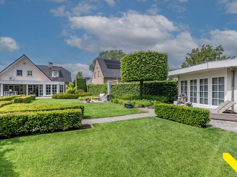 Stijlvolle woning waar rust en comfort samenkomen.<br />
Welkom in deze sfeervolle woning aan Korte Heistraat 23 in Mol, waar comfort, kwaliteit en ge