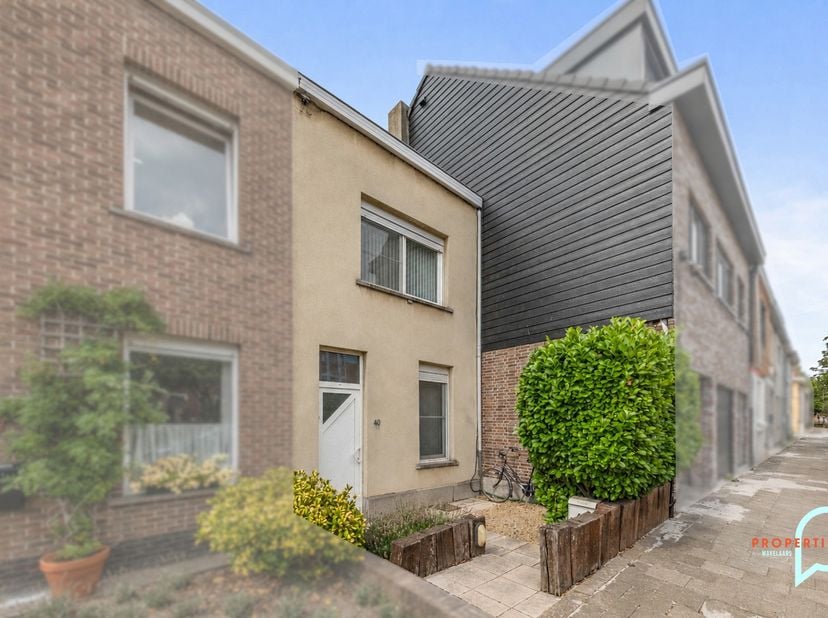 Te koop: instapklare woning op een uitstekende locatie in Gent<br />
BEZOEKDAG 15-08-26 van 14u tem 18u. Inschrijven via:<br />
Peter@properties-makel