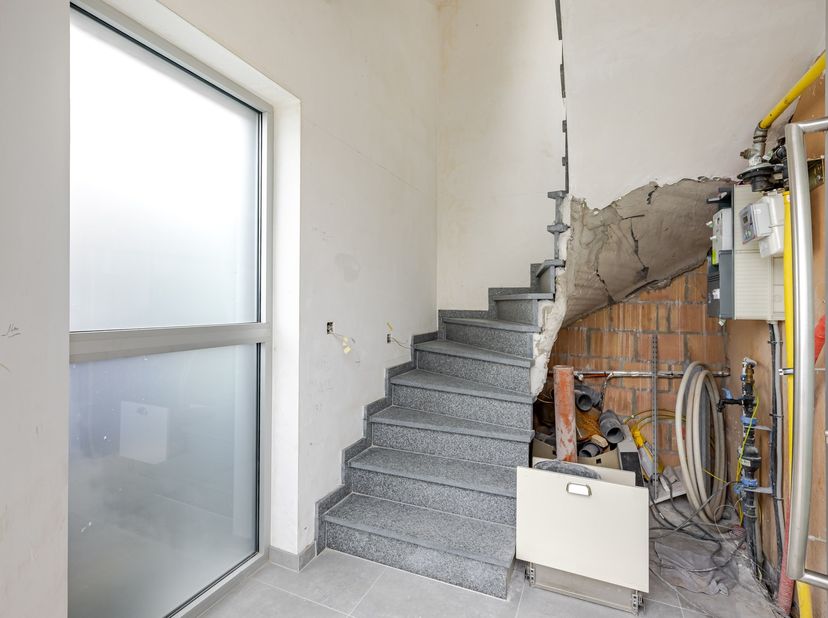 Ruim en lichtrijk appartement van maar liefst 173 m², uitstekend gelegen aan de Boudewijnlaan in Aalst. Dankzij de strategische ligging geniet u hier