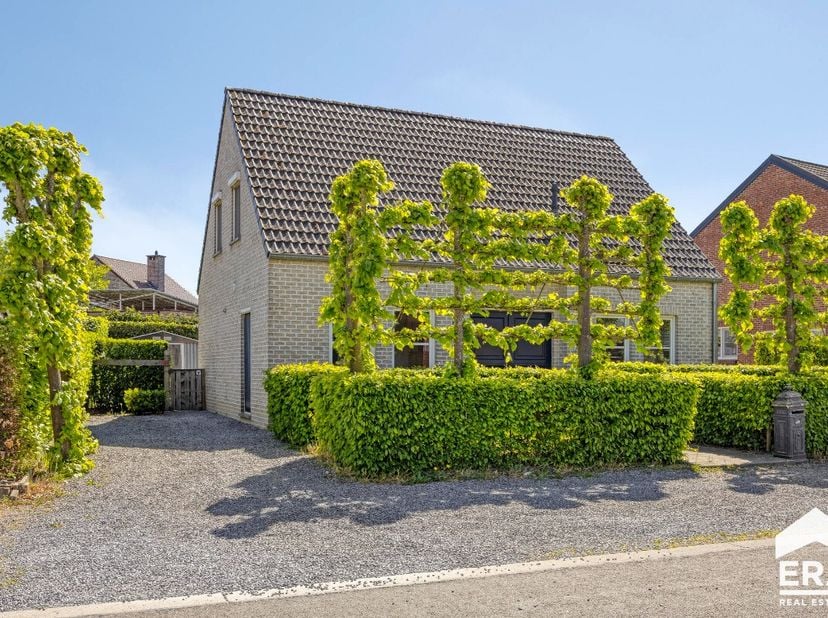 [[ CE BIEN PARTICIPE À LA JOURNÉE MAISONS OUVERTES ERA LE 13/6 DE 16:00 À 17:00 ]]<br />
Ce bien participe à la Journée Maisons Ouvertes ERA. Visitabl