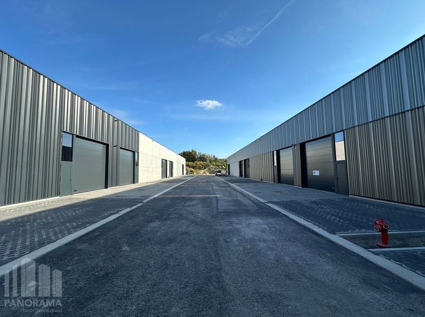 Bedrijfsvastgoed te koop in Grote Leiestraat 134,
                    8790 Waregem