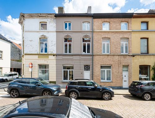                                         Woning te koop in Sint-Amandsberg, € 399.000

