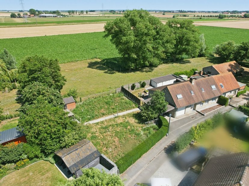 KIJKDAG ZATERDAG 25/07 VAN 10U TOT 12U! (graag vooraf inschrijven). <br />
Ruime halfopen bebouwing met 3 slaapkamers, grote tuin en prachtige verzich