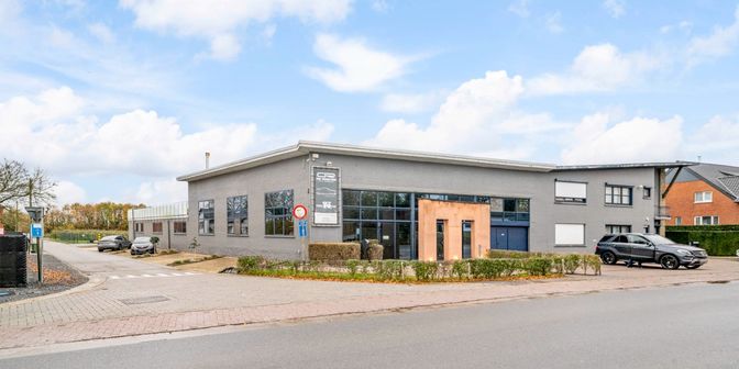 Bien professionnel à vendre à Zoutleeuwsesteenweg 85 - A, 3800 Sint-Truiden