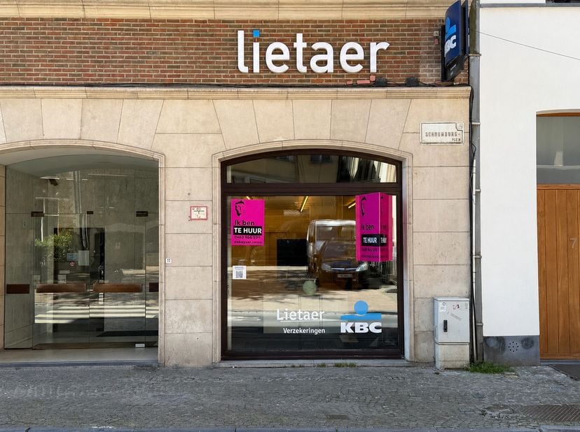Bien professionnel à louer
                    à 8500 Kortrijk