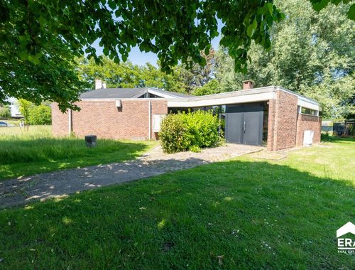                                         Bâtiment commercial à vendre à Ezemaal, € 299.000
