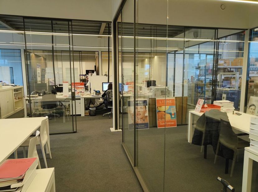 Het moderne AVC gebouw op het duurzame Evolis bedrijventerrein biedt je de laatste beschikbare ruimte in een inspirerende omgeving. Dit pand maakt een
