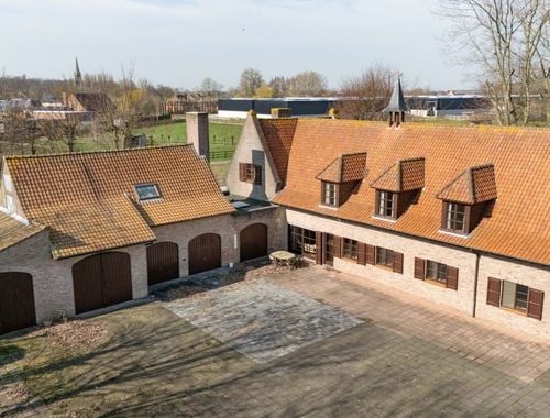                             Villa-Manoir à vendre à Elverdinge
