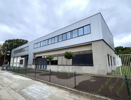                                         Kantoor te huur in Berchem, € 3.600
