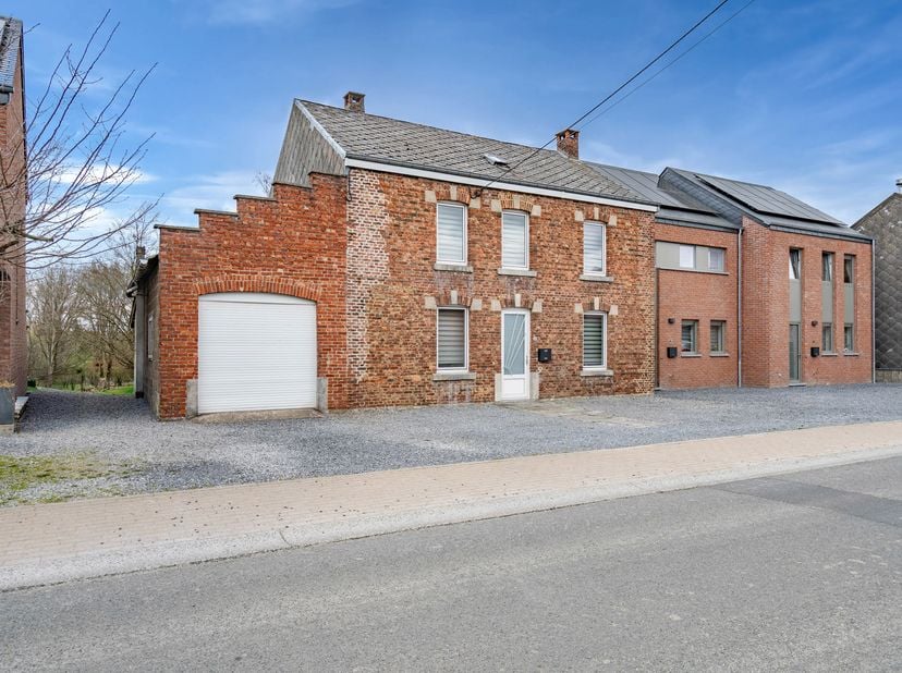 EASYHOME vous emmène à Aye, à la découverte de cette maison familiale récemment rénovée, directement habitable.Vous ne manquerez de rien dans cette ha