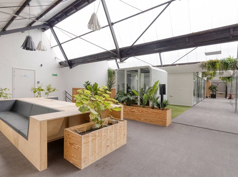 Bedrijfsvastgoed te huur in Izegemsestraat 60,
                    8800 Rumbeke
