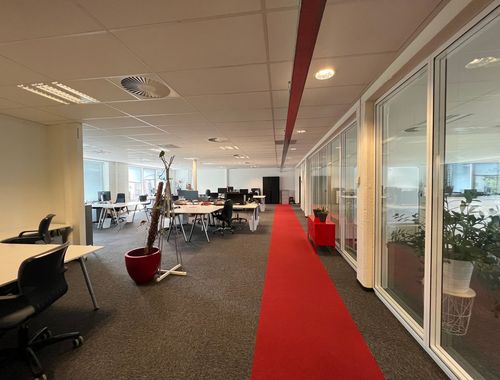                                         Kantoor te huur in Gentbrugge, € 6.423,90
