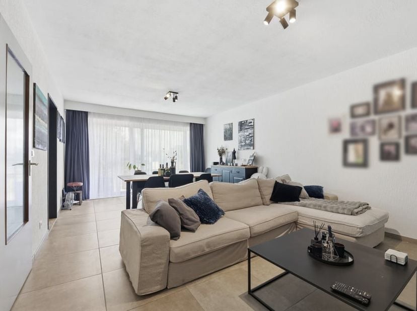 Welkom aan de Ringlaan 81 in Pelt, een aangename locatie waar rustig wonen en een uitstekende bereikbaarheid hand in hand gaan. Dankzij de centrale li