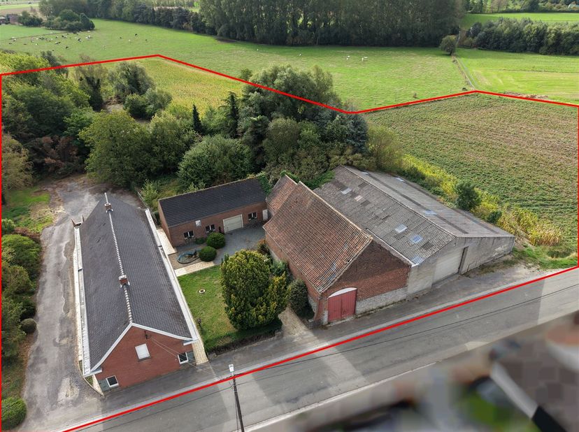 Maison à vendre à Rue de Condé 63,
                    7532 Beclers