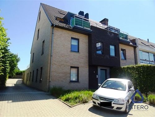                                         Penthouse te huur in Oordegem, € 830
