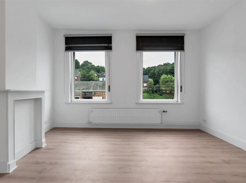 Idéalement situé au cœur de Sint-Joris-Weert, au 32 de la Stationstraat, cet appartement de 2 chambres récemment rénové vous attend.<br />
<br />
L'