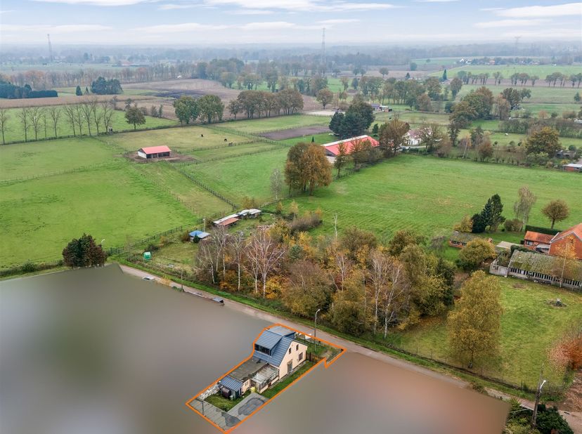 Gerenoveerde woning op zalige, rustige ligging te Balen<br />
<br />
Belangrijkste troeven:<br />
- Gerenoveerd en instapklaar<br />
- Asbestveili