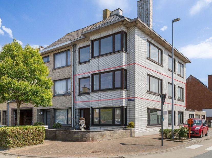 La Panne : Appartement 2 chambres à rénover en plein centre Vous recherchez un appartement que vous pourrez aménager entièrement selon vos goûts ? Cet