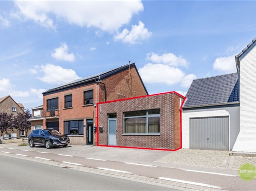 # Maison contemporaine à Dessel<br />
<br />
Cette maison moderne et très bien entretenue située dans le centre de Dessel offre un équilibre parfait
