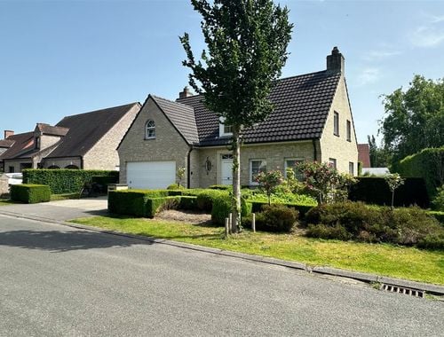                                         Maison unifamiliale à louer à Oostkamp, € 1.450
