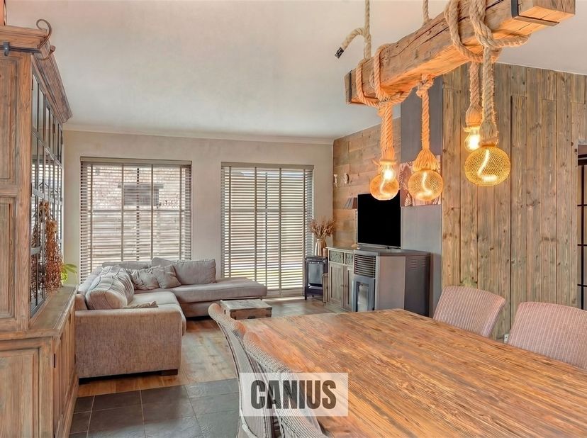 BELLE MAISON DE PLAIN-PIED AVEC 4 CHAMBRES<br />
Vous êtes à la recherche d'une spacieuse maison de plain-pied indépendante à vendre à Heers ? Dans c