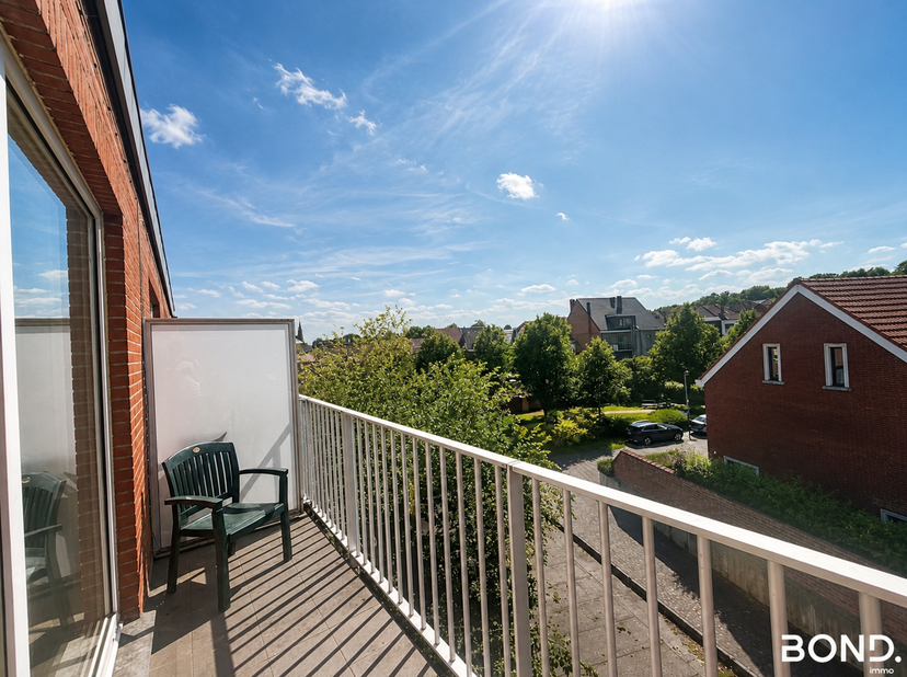 Instapklare gerenoveerde studio op de hoogste verdieping met zonnig privéterras in centrum Leuven!<br />
Deze lichtrijke studio is rustig gelegen aan