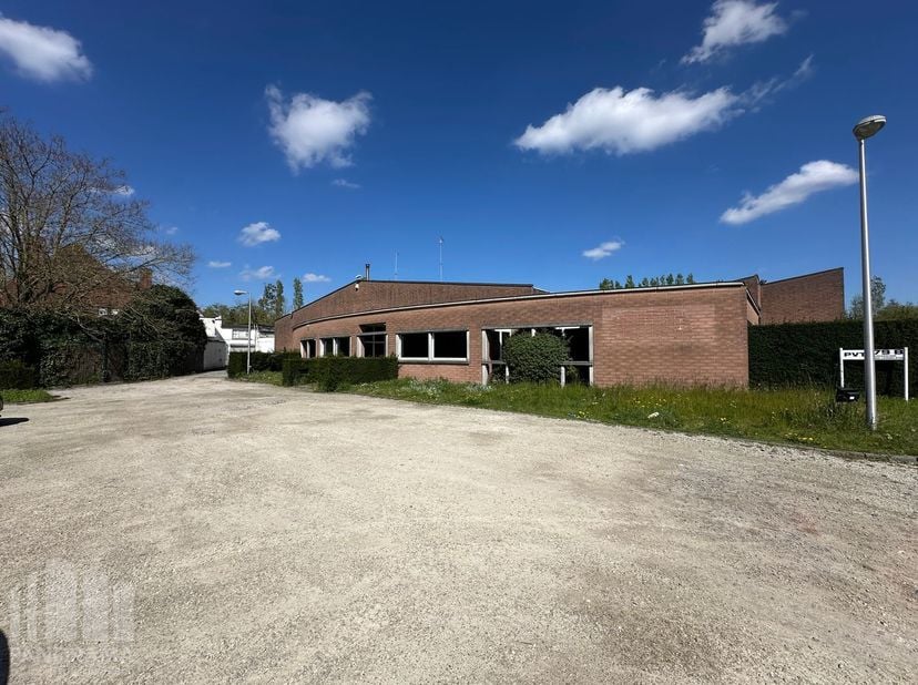 Bien professionnel à vendre à Heulsestraat 79,
                    8860 Lendelede
