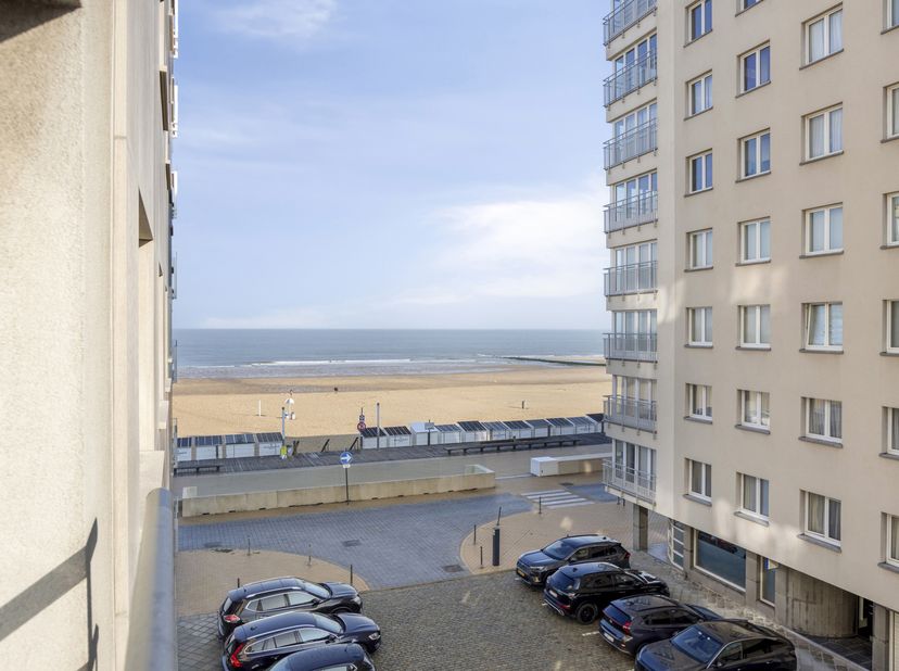 Appartement te koop in Limburgstraat 1 bus 0302,
                    8400 Oostende