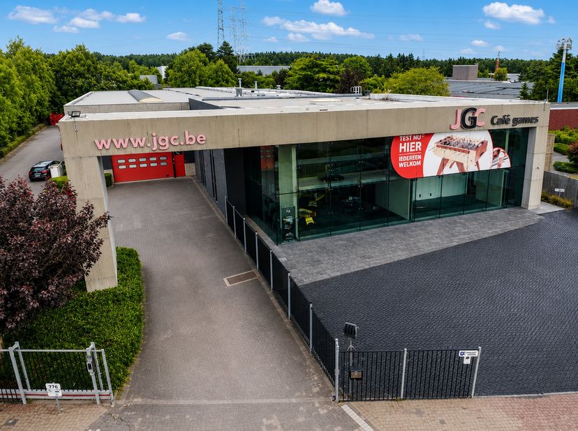 Bien professionnel à vendre à Oosterring 27,
                    3600 Genk