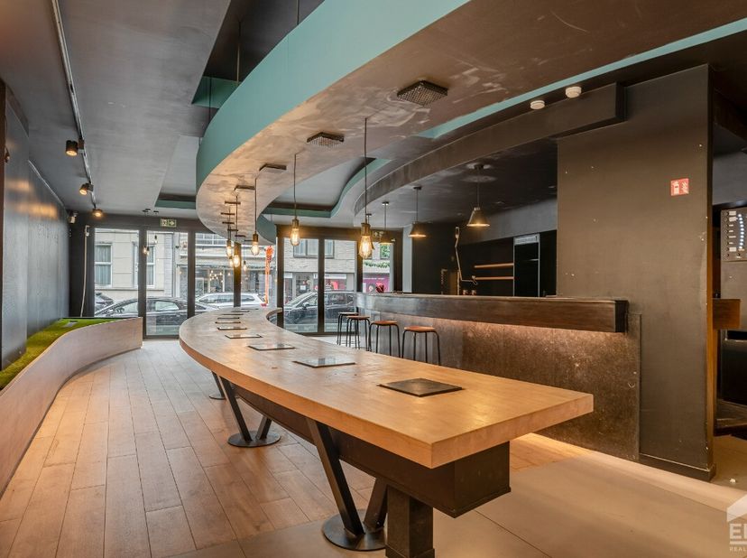 Bien professionnel à vendre
                    à 3500 Hasselt