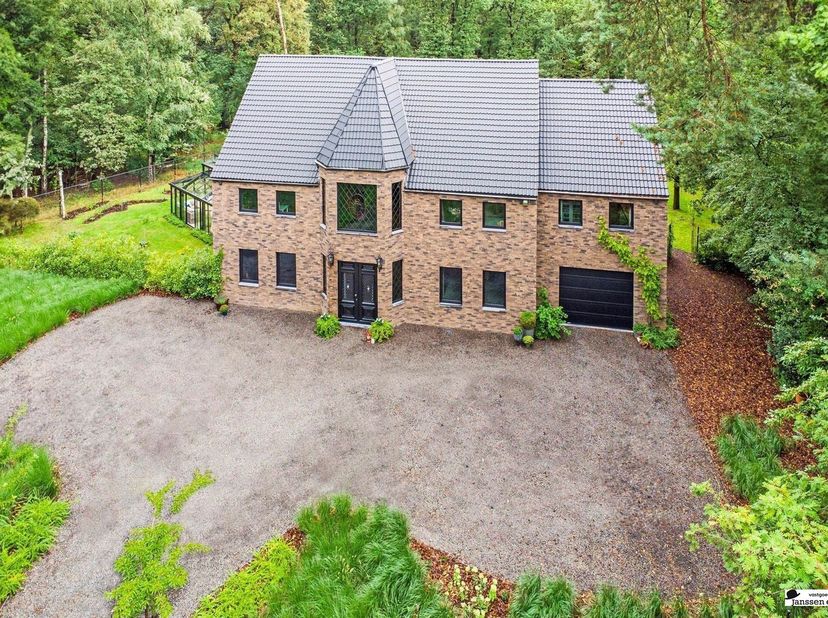 Zeldzame nieuwbouwwoning op een perceel van 40 are met imposante tuin te Kapellen<br />
https://player.vimeo.com/video/854324304<br />
<br />
<br /