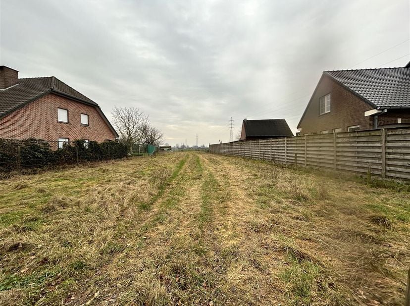 Rustig gelegen bouwgrond op ca. 1170m2<br />
Ligging: Deze grond is gelegen op 10 minuten afstand tot het centrum van Pelt. De gemeente ligt centraal