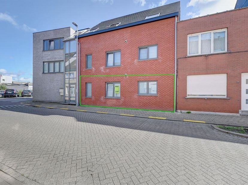 Appartement de plain-pied avec jardin et garage, idéalement situé à Willebroek<br />
Vous recherchez un cadre de vie confortable dans un environnement