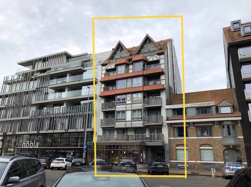 In het centrum gelegen van Nieuwpoort aan zee.<br />
Ondergrondse parking.<br />
Te huur op jaarbasis: huurprijs: 1.200 €/jaar, alle kosten inbegrepen