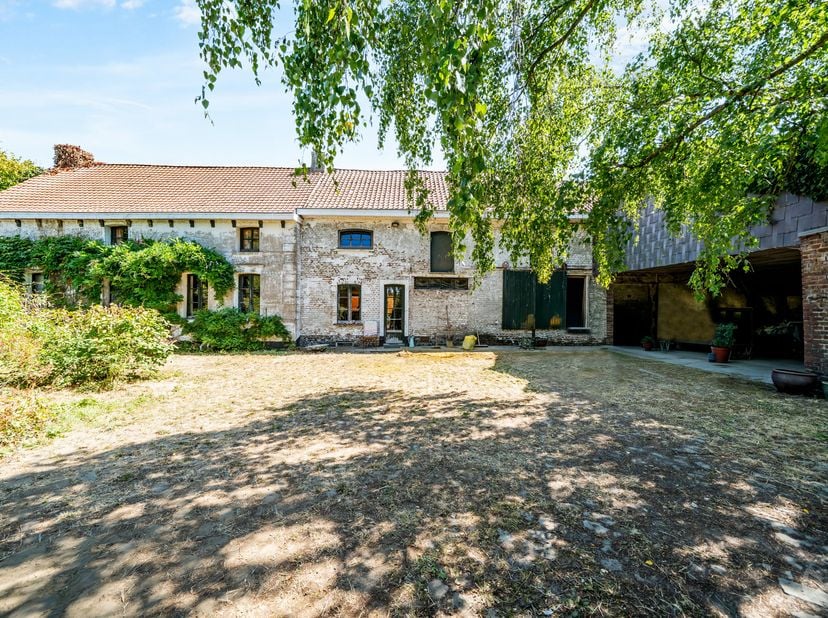 Huis te koop in Porte de gand 30,
                    7804 Rebaix