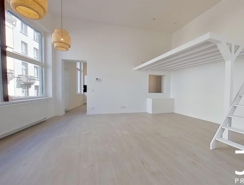                                         Duplex te huur in Elsene, € 1.500
