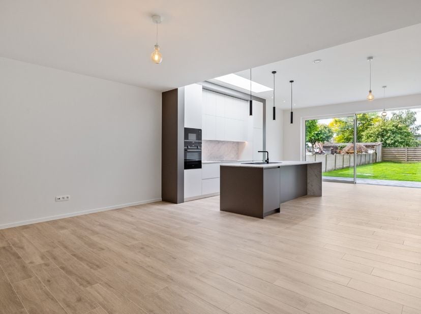 Huis te koop in Hooghuisstraat 75 bus A,
                    2940 Hoevenen