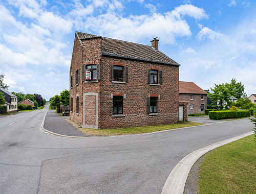                                         Maison à vendre à Waret-l'Evêque, € 290.000

