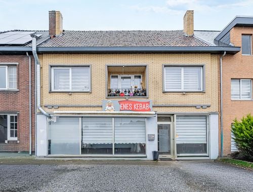                                         Bien commercial avec habitation à vendre à Bilzen, € 349.000
