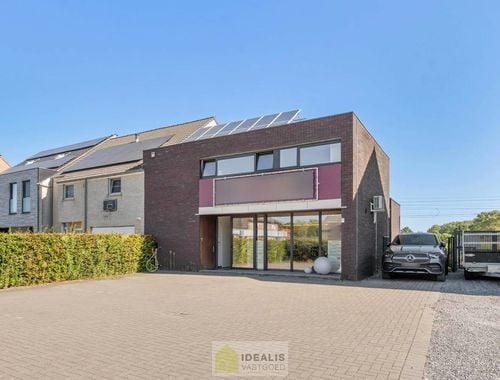                                         Handelspand met woonst te koop in Diepenbeek, € 499.000
