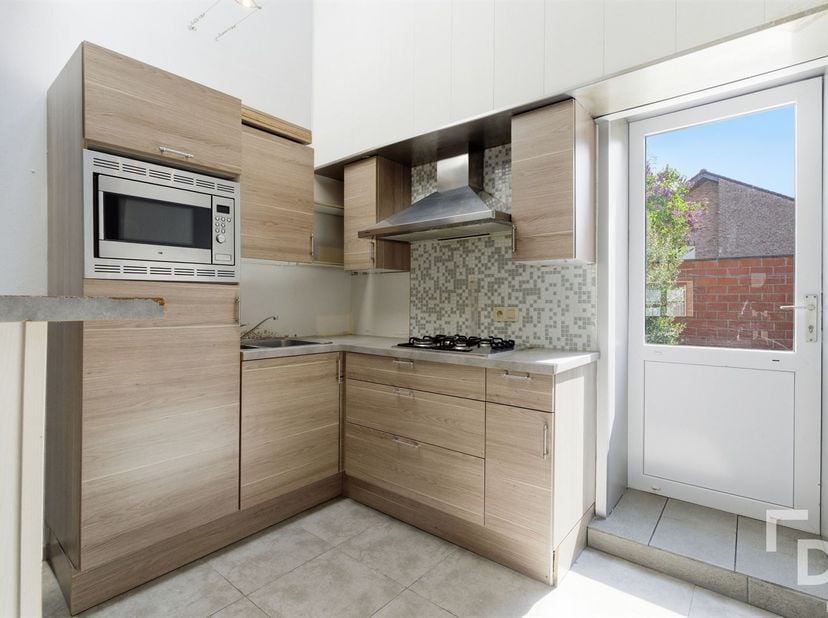 Deze woning is ideaal voor de starter of iemand die op zoek is naar een investering.<br />
De woning bevindt zich in de Casselstraat te Poperinge en