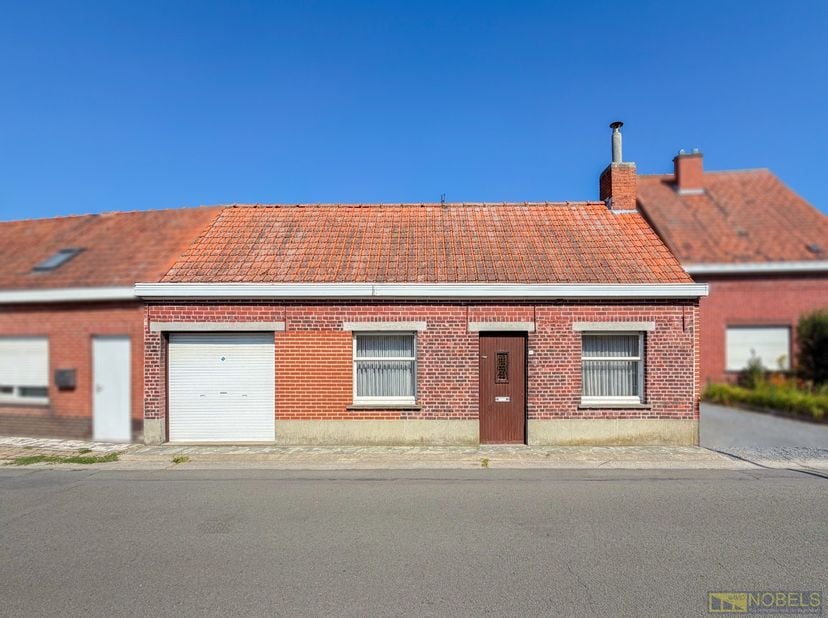 TE RENOVEREN OF TE SLOPEN WONING, rustig gelegen op een AANGENAAM PERCEEL VAN CA. 417 M² te Machelen (Zulte). Deze eigendom vormt een INTERESSANTE OPP
