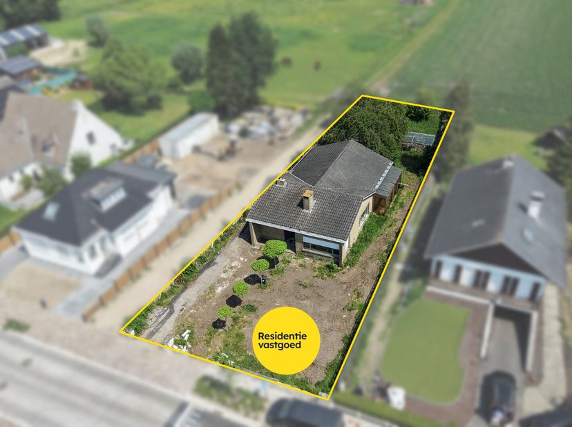 Kijkdag op zaterdag 20/06 - op afspraak!<br />
Deze rustig gelegen open bebouwing (bungalow) ligt in de nabijheid van het centrum van Sijsele, met sch