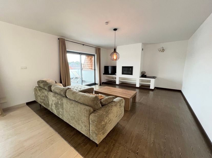 - Residentie Kleitpark -<br />
Modern dakappartement gelegen in het centrum van Maldegem-Kleit en combineert comfortabel wonen met een uitstekende ber