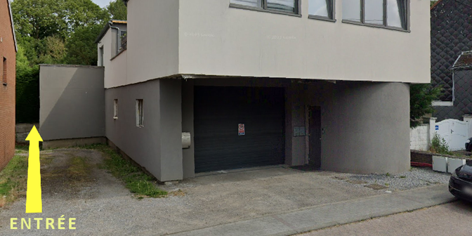 Garage à louer à Rue Jules Boulvin 8, 6044 Roux