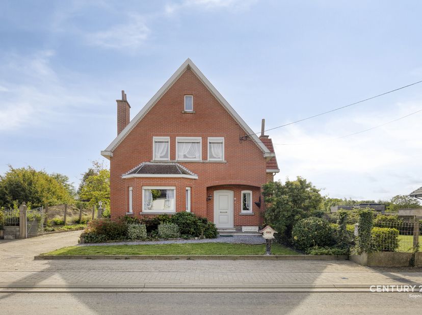 Huis te koop in Halensebaan 98,
                    3473 Waanrode